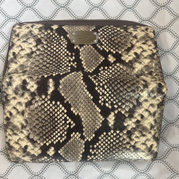 Michael Kors Gray Embossed Snakeskin Tote Handbag Purse Matching Wallet - Picture 7 of 9